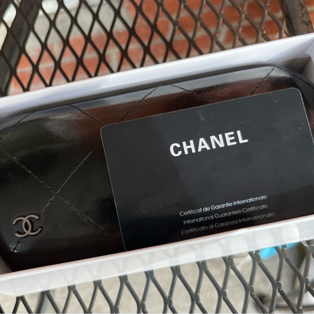 CHANEL Women's Sunglasses with Black and Pink Hues - Picture 15 of 16